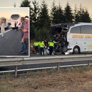 anadolu otoyolunda otobus kamyona carpti olu ve yaralilar var pEVYwbns