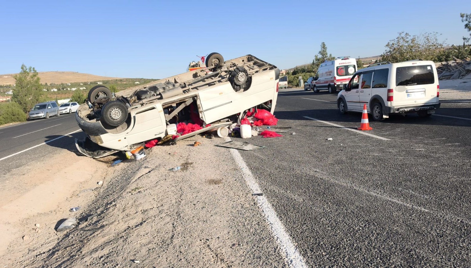 tarim iscilerini tasiyan minibus devrildi 20 yarali mLXbV2CL