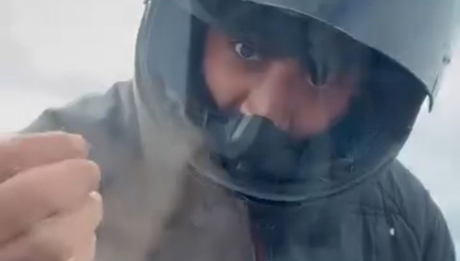 yol verme tartismasinda kadin avukatin aracini yumrukladi X2ZKL1wE