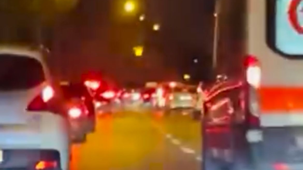 bursada ambulansi goren suruculerden basarili fermuar sistemi uygulamasi 6gSQIbXa.jpg