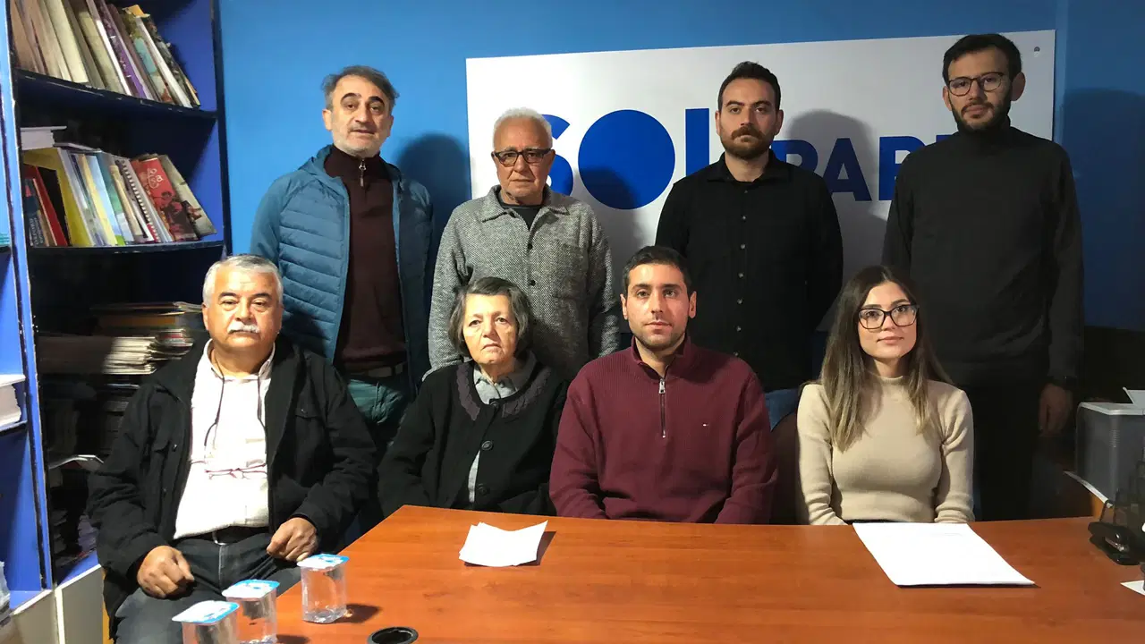 sol parti eskisehirden cagri beylikovayi emperyalistlere teslim etmeyecegiz gITxdhMT.jpg