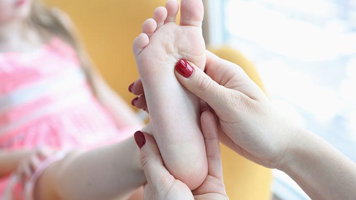 her 10 cocuktan 7sinde goruluyor bu belirtiler varsa sebebi duztabanlik olabilir 87wx62Eg.jpg