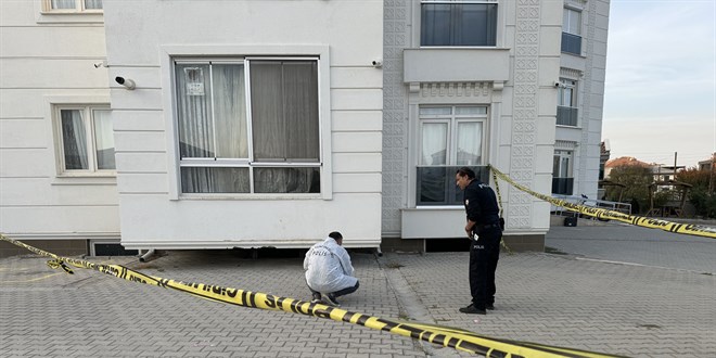 karamanda 5 kattan dusen kadin oldu LCWrh65W.jpg