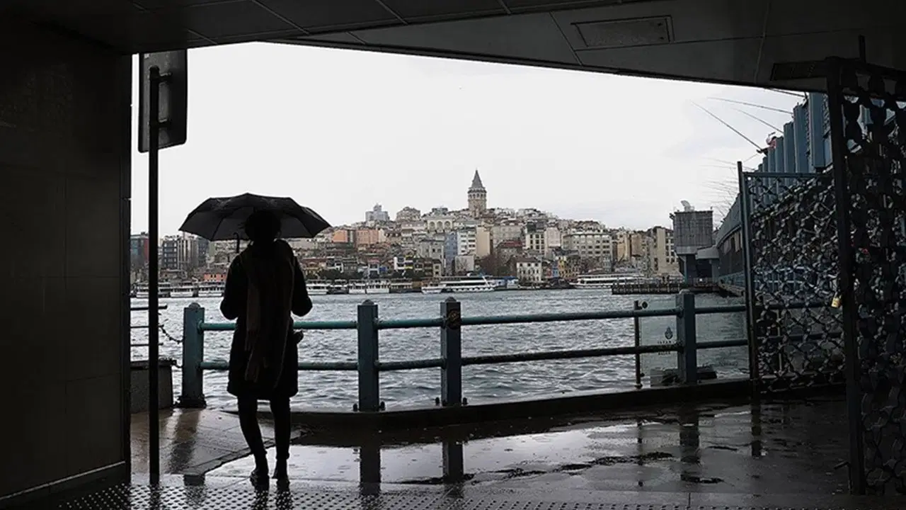 Akomdan saatli uyari istanbula saganak yagis geliyor JUgrbt3x