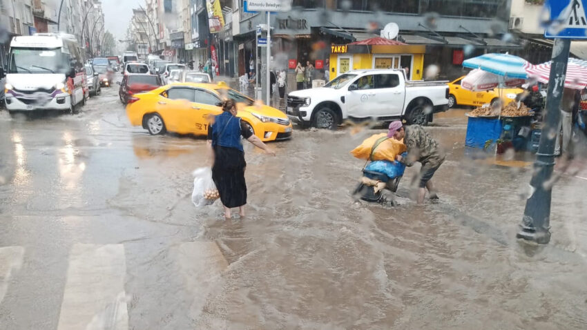 Orduda saganak yagis hayati felc etti GOuTu7sX